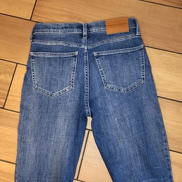 **Lucky brand Jean's size:6** - Picture 5 of 8